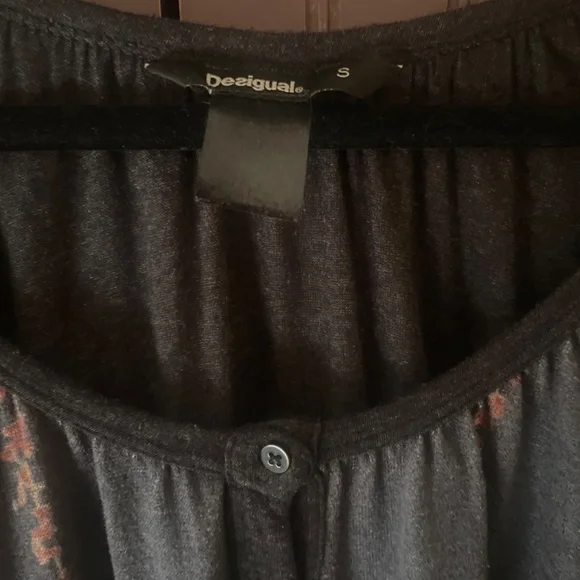 Too - Picture 2 of 2